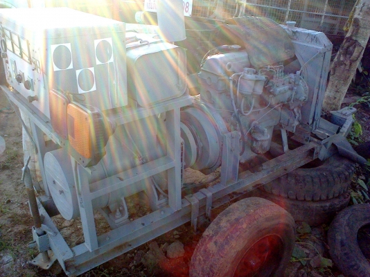 เครื่องปั่นไฟเยอรมัน 40 กิโลเป็นชุดเดิมๆครับ เครือง ขนาด 4  สูบเยอรมัน  และไดเยอรมันทั้งชุดขนาด 40 กิโล โหลดได้ถึง 60 กิโลครับ  สภาพพร้อมใช้งานครับ  ราคานี้คุ้มมากครับ