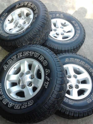 Max 15 ยาง 31/10.5/15 สภาพดี พร้อมใช้งาน 1ชุด