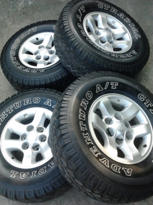 Max 15 ยาง 31/10.5/15 สภาพดี พร้อมใช้งาน 1ชุด