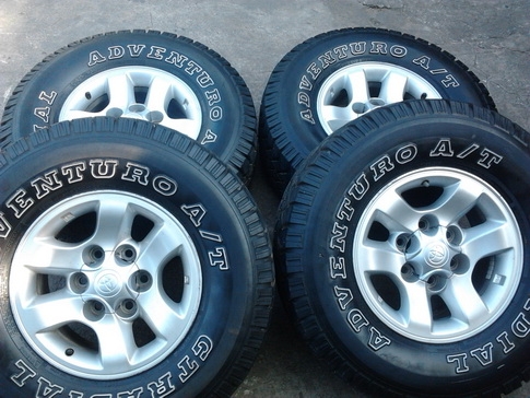 Max 15 ยาง 31/10.5/15 สภาพดี พร้อมใช้งาน 1ชุด