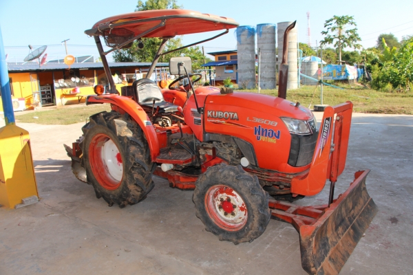 ต้องการขายรถคูโบต้าL3608 ต้องการขายรถคูโบต้าL3608