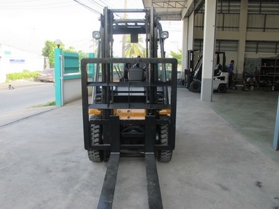 รถฟอคลิฟท์ TOYOTA 7FD20 รถฟอคลิฟท์ TOYOTA 7FD20