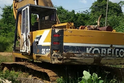 แมคโครพร้อมเทเลอร์