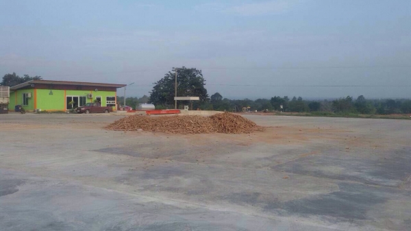 ขายที่ดินพร้อมสิ่งปลูกสร้าง เป็นลานมัน ที่ดิน 6 ไร่ ติดถนนใหญ่ มีโฉนด ขายที่ดินพร้อมสิ่งปลูกสร้าง เป็นลานมัน ที่ดิน 6 ไร่ ติดถนนใหญ่ มีโฉนด