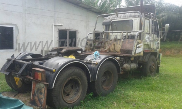 ขายยกชุด รถบรรทุก 10 ล้อ หัวลาก+ หางพื้นเรียบ 2 เพลา สามมิตร ขายยกชุด รถบรรทุก 10 ล้อ หัวลาก+ หางพื้นเรียบ 2 เพลา สามมิตร