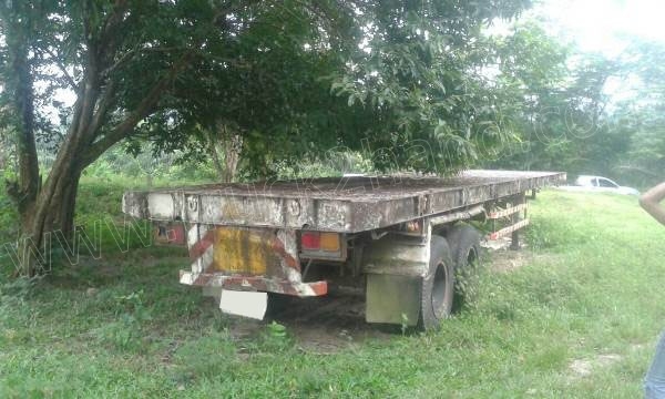 ขายยกชุด รถบรรทุก 10 ล้อ หัวลาก+ หางพื้นเรียบ 2 เพลา สามมิตร ขายยกชุด รถบรรทุก 10 ล้อ หัวลาก+ หางพื้นเรียบ 2 เพลา สามมิตร