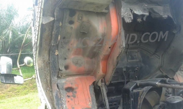 ขายยกชุด รถบรรทุก 10 ล้อ หัวลาก+ หางพื้นเรียบ 2 เพลา สามมิตร ขายยกชุด รถบรรทุก 10 ล้อ หัวลาก+ หางพื้นเรียบ 2 เพลา สามมิตร