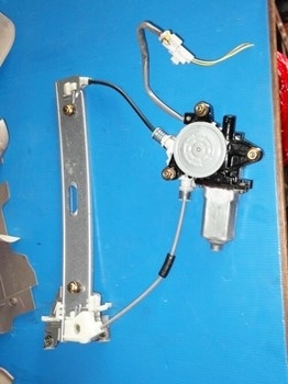 เฟืองยกกระจกประตู ไฟฟ้า ฟอร์ดเอสเคป หลังขวา