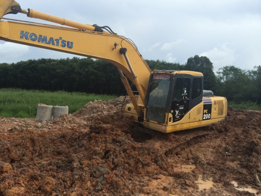 PC200-7 เอวแน่นๆไม่ขยับ โซ่เต็ม แท้..เฟมสวยใช้ได้ ชัวโมงหมื่นกว่า..