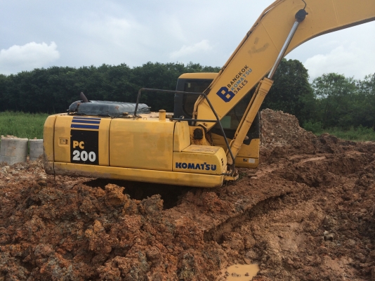 PC200-7 เอวแน่นๆไม่ขยับ โซ่เต็ม แท้..เฟมสวยใช้ได้ ชัวโมงหมื่นกว่า..