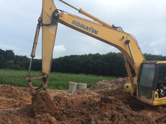 PC200-7 เอวแน่นๆไม่ขยับ โซ่เต็ม แท้..เฟมสวยใช้ได้ ชัวโมงหมื่นกว่า..