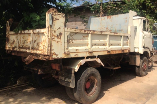 ***ขายแล้วครับขอบคุณ Truck2hand ขาย6ล้อดั้มดิน5คิว HINO KM310 DM100-90HP เครื่องเดิมเกียร์เดิม เครื่อง 90แรง 6สูบ เครื่องดี สตาร์ทติดง่าย แน่นดี แรง เกียร์ดีไม่หลุด ช่วงล่าง Fหน้า-หลัง คัสซีดี เดิม ยังสวย ไม่ปะไม่ดาม กระบะดั้มเหล็ก5ตัน3.70ม.สภาพดี พื้นดีข ***ขายแล้วครับขอบคุณ Truck2hand ขาย6ล้อดั้มดิน5คิว HINO KM310 DM100-90HP เครื่องเดิมเกียร์เดิม เครื่อง 90แรง 6สูบ เครื่องดี สตาร์ทติดง่าย แน่นดี แรง เกียร์ดีไม่หลุด ช่วงล่าง Fหน้า-หลัง คัสซีดี เดิม ยังสวย ไม่ปะไม่ดาม กระบะดั้มเหล็ก5ตัน3.70ม.สภาพดี พื้นดีข