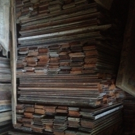 ไม้พื้นมะค่าหน้า 4 รางลิ้นไม้เก่าสภาพสวยๆครับไม้มะค่าเก่ารางลิ้นสวยๆรับหน้า 4  นิ้ว หนา 2 ซ.ม กว่า เป็นไม้พื้นครับ  ราคาตารางเมตรละ 950 บาทครับราคานี้คุ้มครับ