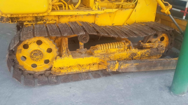 ขาย แทรคเตอร์ Komatsu เกียร์ออโต้ พร้อมใช้