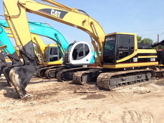 ขายรถแมคโครCAT320V2 สภาพพร้อมใช้ สนใจติดต่อ คุณ บอย085-156-2314