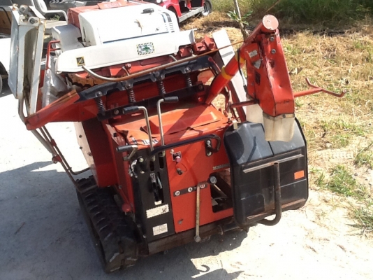 รถนวดข้าวMitsubishi mh450 สภาพดีพร้อมใช้ราคาถูก