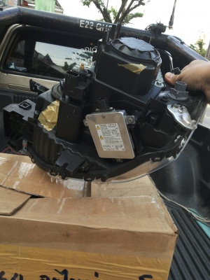 ขายไฟหน้าปาเจโร่สปอร์ต ซีนอล 1คู่ สวยๆ