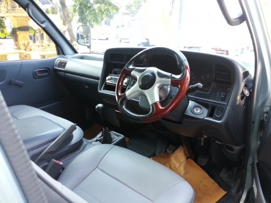 ขายราคาพิเศษ ! รถตู้ Toyota หัวจรวด (ช่วงยาว) ปี 2003 สภาพร้อมใช้งาน