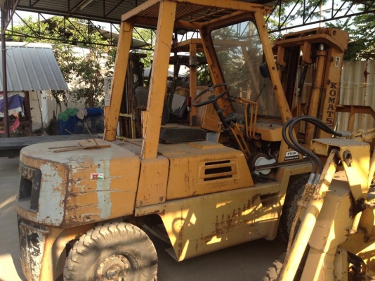 KOMATSU โฟล์คลิฟท์ 3 ตัน รถเก่ายังไม่เคยใช้งานในไทย KOMATSU โฟล์คลิฟท์ 3 ตัน รถเก่ายังไม่เคยใช้งานในไทย