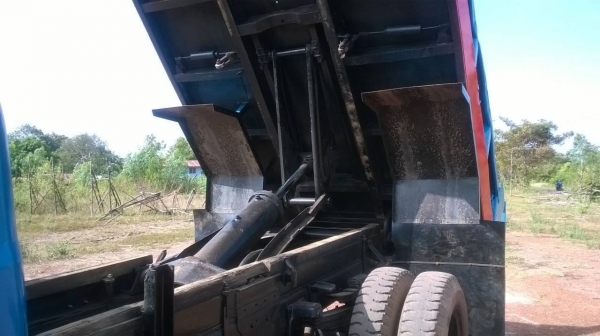 ขาย 6 ล้อดั้มหัวยาว สภาพพร้อมใช้ คัสซีสวย เครื่อง 6BF1 185 แรงม้า เฟืองท้าย FUSO พวงมาลัยพาวเวอร์ ยางเต็ม ทะเบียนเต็มพร้อมโอน ราคาต่อรองได้