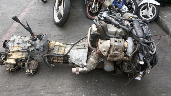 ขายเครื่องยนต์ดี่เซล 2L TURBO ปั้มไฟฟ้า ขับ4 เกียรธรรมดา จากญี่ปุ่น