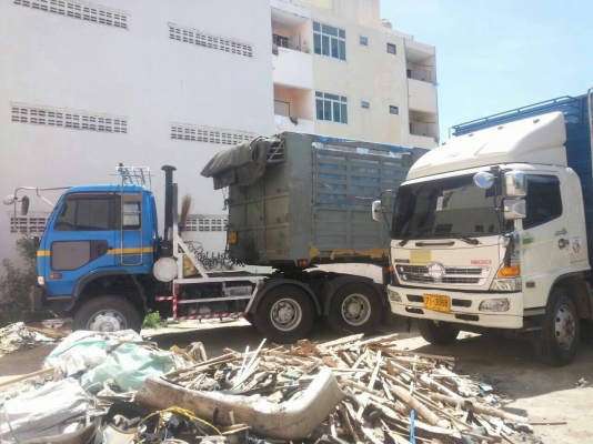 ขายด่วนNISAN UD cw41เครื่อง320 พร้อมหาง3เพลา ยาว12 เมตร