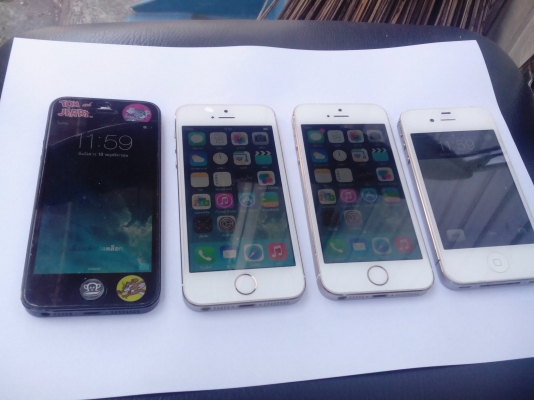 ขาย ไอโฟน 5 S สีทอง2 เครื่อง 5 ธรรมดา 1 เครื่อง 4s1 เครื่อง 16 GB/TH ทุกเครื่อง