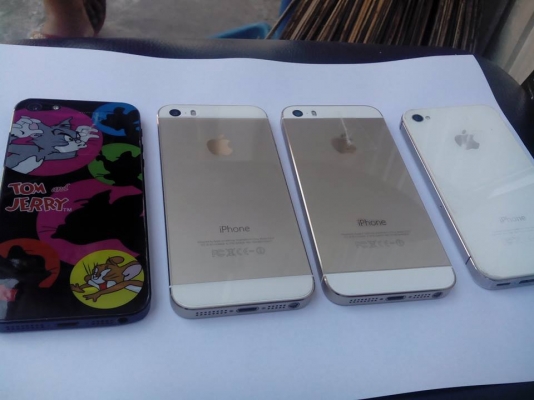 ขาย ไอโฟน 5 S สีทอง2 เครื่อง 5 ธรรมดา 1 เครื่อง 4s1 เครื่อง 16 GB/TH ทุกเครื่อง