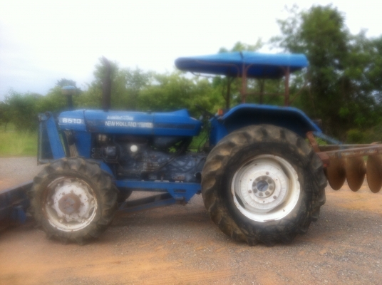 ต้องการขายรถไถ ฟอร์ด 6610 สองเพลาเสื้อลาย แบตใหม่ เครื่องดี เกียร์ดี ไฮดอร์ลิค์สมบูรณ์