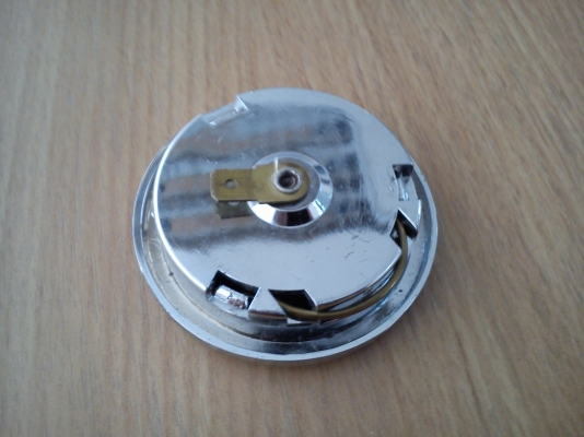 ฝาแตรญี่ปุ่นโคมเมี่ยม ฝาแตรญี่ปุ่นโคมเมี่ยม