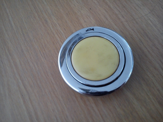 ฝาแตรญี่ปุ่นโคมเมี่ยม ฝาแตรญี่ปุ่นโคมเมี่ยม