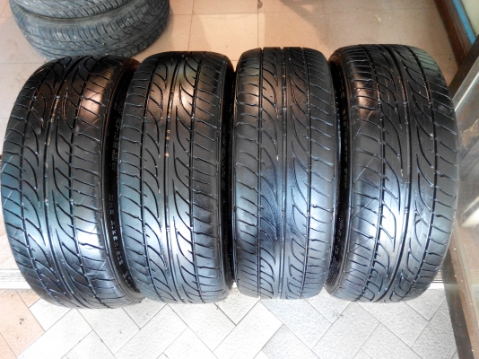 ยาง Dunlop 205/45/17 ปี12 สภาพสวยๆดอกเต็มๆ