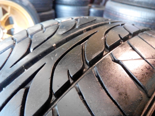 ยาง Dunlop 205/45/17 ปี12 สภาพสวยๆดอกเต็มๆ