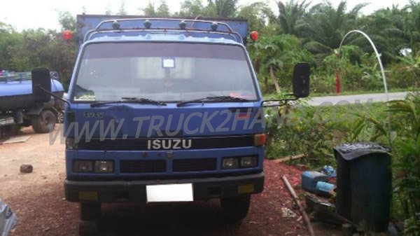 รถบรรทุกเทเลอร์ 6 ล้อ ISUZU NPR เครื่อง 4BG1 125 แรงม้า รถบรรทุกเทเลอร์ 6 ล้อ ISUZU NPR เครื่อง 4BG1 125 แรงม้า