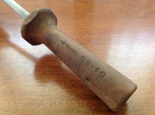 ขายเหล็กลับมีดด้ามไม้วอลนัท Russell ss-10