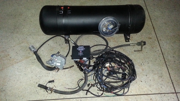 ขายชุดแก็สหัวฉีดพร้อมถังมัลติวาวล์สภาพดีราคาถูก1ชุด