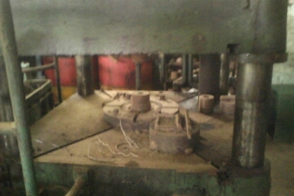 เครื่องอัดไฮโดรริก ตัวใหญ่ความสูงเกือบ 3 เมตรครับตัวใหญ่ครับ งานหนักๆสบายครับตัวนี้สั่งทำไว้ใช้เองเมื่อ เกือบ 30 ปีที่แล้วครับ มอเตอร์ 7 แรงครับสนใจสอบถามได้ครับ เครื่องอัดไฮโดรริก ตัวใหญ่ความสูงเกือบ 3 เมตรครับตัวใหญ่ครับ งานหนักๆสบายครับตัวนี้สั่งทำไว้ใช้เองเมื่อ เกือบ 30 ปีที่แล้วครับ มอเตอร์ 7 แรงครับสนใจสอบถามได้ครับ