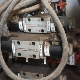 เครื่องดัดเหล็ก ไฮโดลิค แบบแยก รุ่นใหญ่ฮอนแลน ครับเครื่องไฮโดลิค ควบคุมด้วย รีโมท ไฟฟ้าเครื่องดัดเหล็ก ไฮโดลิค แบบแยก รุ่นใหญ่ฮอนแลน ครับ