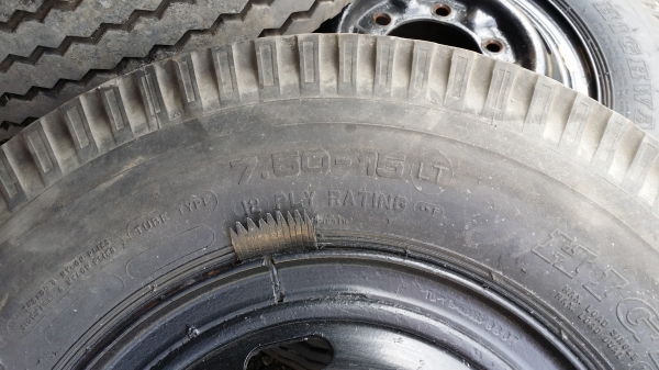 ขายยางบริสโตน750x15x12PRพร้อมยางในยางรองไม่รวมกะทะล้อ