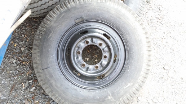 ขายยางบริสโตน750x15x12PRพร้อมยางในยางรองไม่รวมกะทะล้อ