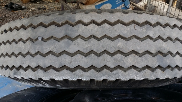 ขายยางบริสโตน750x15x12PRพร้อมยางในยางรองไม่รวมกะทะล้อ