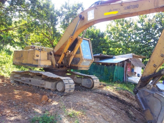 ขายSUMITOMO สภาพพร้อมใช้  ติดต่อได้ที่คุณ อ๊อฟ พิจิตร 086-737-9991