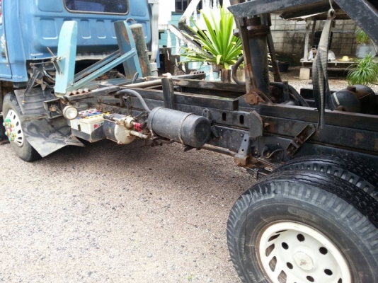 รถอีซูซุ 6 ล้อดั้ม NPR  115 แรงม้า. ปี 37  สนใจติดต่อ 081 - 6079515