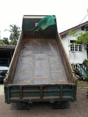 รถอีซูซุ 6 ล้อดั้ม NPR  115 แรงม้า. ปี 37  สนใจติดต่อ 081 - 6079515