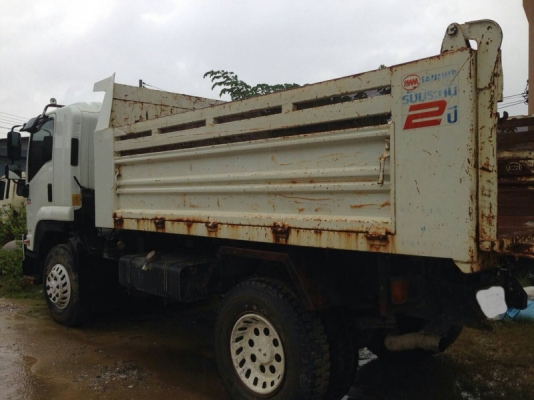 รถอีซูซุ 6 ล้อดั้ม 240 แรงม้า. ปี 53 ( รถวิ่ง 5x,xxx กม. ) สนใจติดต่อ 081 - 6079515 รถอีซูซุ 6 ล้อดั้ม 240 แรงม้า. ปี 53 ( รถวิ่ง 5x,xxx กม. ) สนใจติดต่อ 081 - 6079515