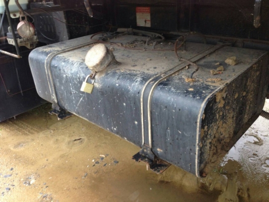 รถอีซูซุ 6 ล้อดั้ม 240 แรงม้า. ปี 53 ( รถวิ่ง 5x,xxx กม. ) สนใจติดต่อ 081 - 6079515 รถอีซูซุ 6 ล้อดั้ม 240 แรงม้า. ปี 53 ( รถวิ่ง 5x,xxx กม. ) สนใจติดต่อ 081 - 6079515