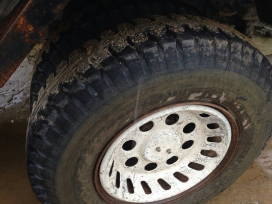 รถอีซูซุ 6 ล้อดั้ม 240 แรงม้า. ปี 53 ( รถวิ่ง 5x,xxx กม. ) สนใจติดต่อ 081 - 6079515 รถอีซูซุ 6 ล้อดั้ม 240 แรงม้า. ปี 53 ( รถวิ่ง 5x,xxx กม. ) สนใจติดต่อ 081 - 6079515