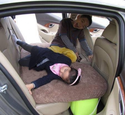 ที่นอนในรถ