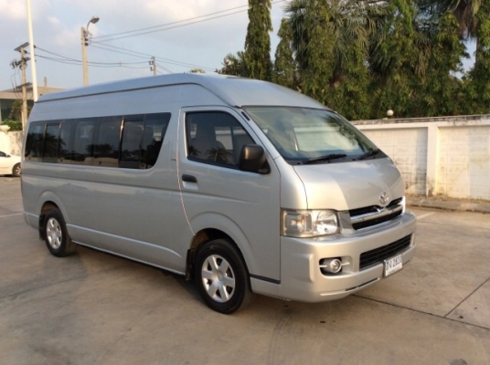 ขายรถตู้โตโยต้า คอมมิวเตอร์ หลังคาสูง ปี07 เครื่องดีเซล D4D 2.5 เทอร์โบ เกียร์ธรรมดา เพาเวอร์ กระจกไฟฟ้าทั้งคัน ภายในเบาะสวยสะอาด เบาะหลัง4แถวสวย แอร์หน้า-หลัง เย็นฉ่ำ ตัวถังสีสวย ไม่มีชน บางเดิม รถขับดี ยางใหม่ รถสวย มือเดียวป้ายแดง พร้อมใช้งานครับ