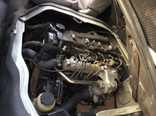 ขายรถตู้โตโยต้า คอมมิวเตอร์ หลังคาสูง ปี07 เครื่องดีเซล D4D 2.5 เทอร์โบ เกียร์ธรรมดา เพาเวอร์ กระจกไฟฟ้าทั้งคัน ภายในเบาะสวยสะอาด เบาะหลัง4แถวสวย แอร์หน้า-หลัง เย็นฉ่ำ ตัวถังสีสวย ไม่มีชน บางเดิม รถขับดี ยางใหม่ รถสวย มือเดียวป้ายแดง พร้อมใช้งานครับ